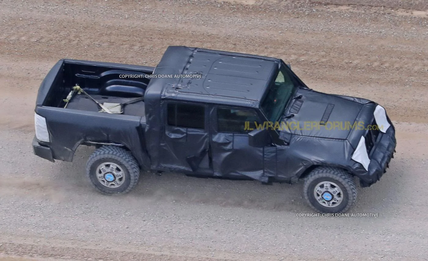 Jeep Gladiator Jeep Gladiator Pickup Truck (JT) Spy Pics and Videos! Jeep-Wrangler-Pickup-1