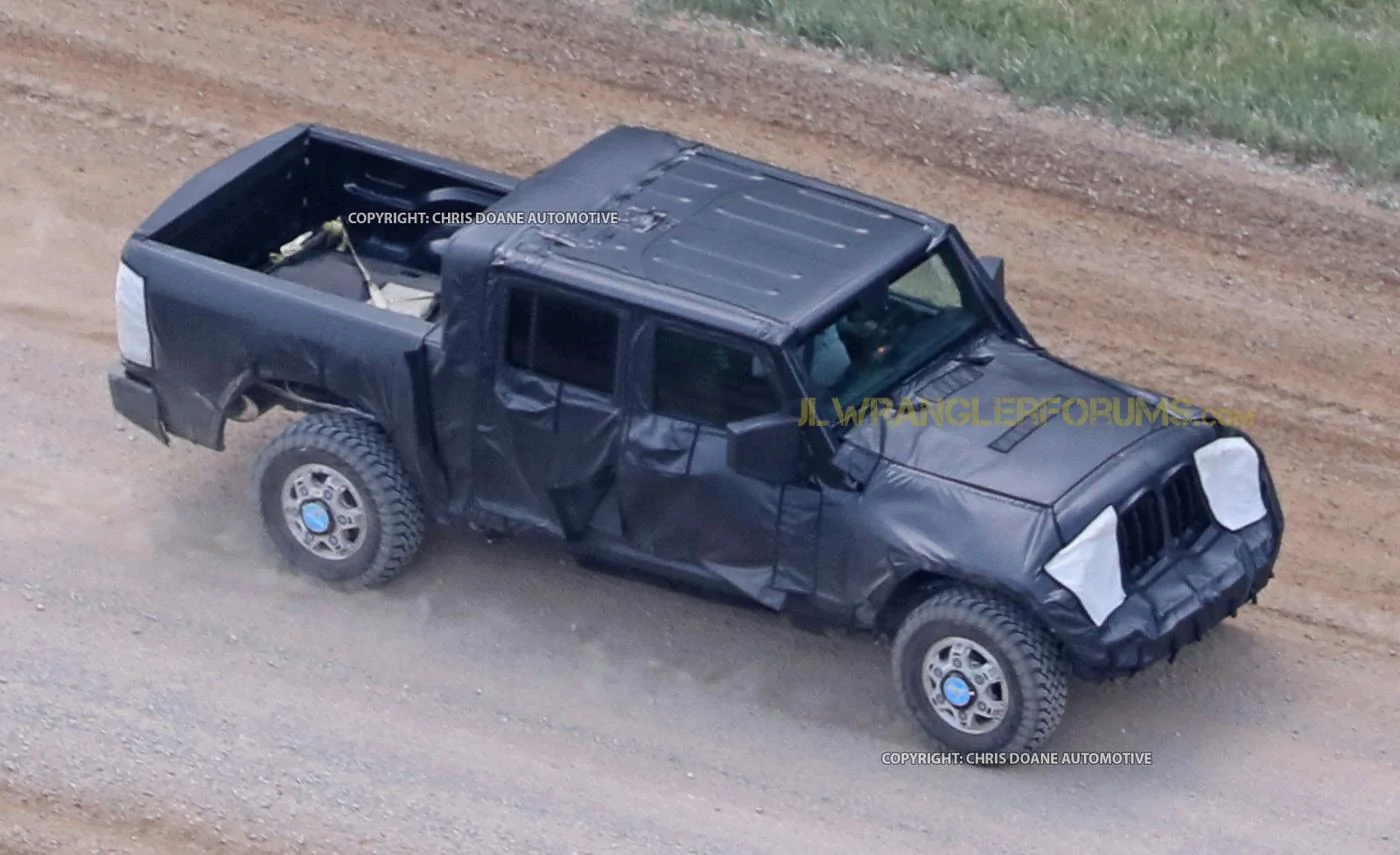 Jeep Gladiator Jeep Gladiator Pickup Truck (JT) Spy Pics and Videos! Jeep-Wrangler-Pickup-4