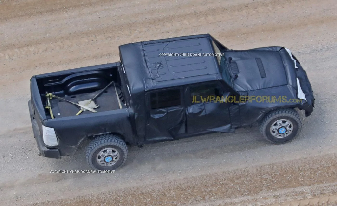 Jeep Gladiator Jeep Gladiator Pickup Truck (JT) Spy Pics and Videos! Jeep-Wrangler-Pickup-8