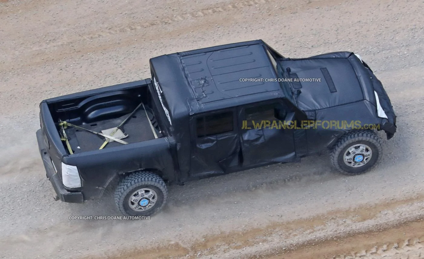 Jeep Gladiator Jeep Gladiator Pickup Truck (JT) Spy Pics and Videos! Jeep-Wrangler-Pickup-9