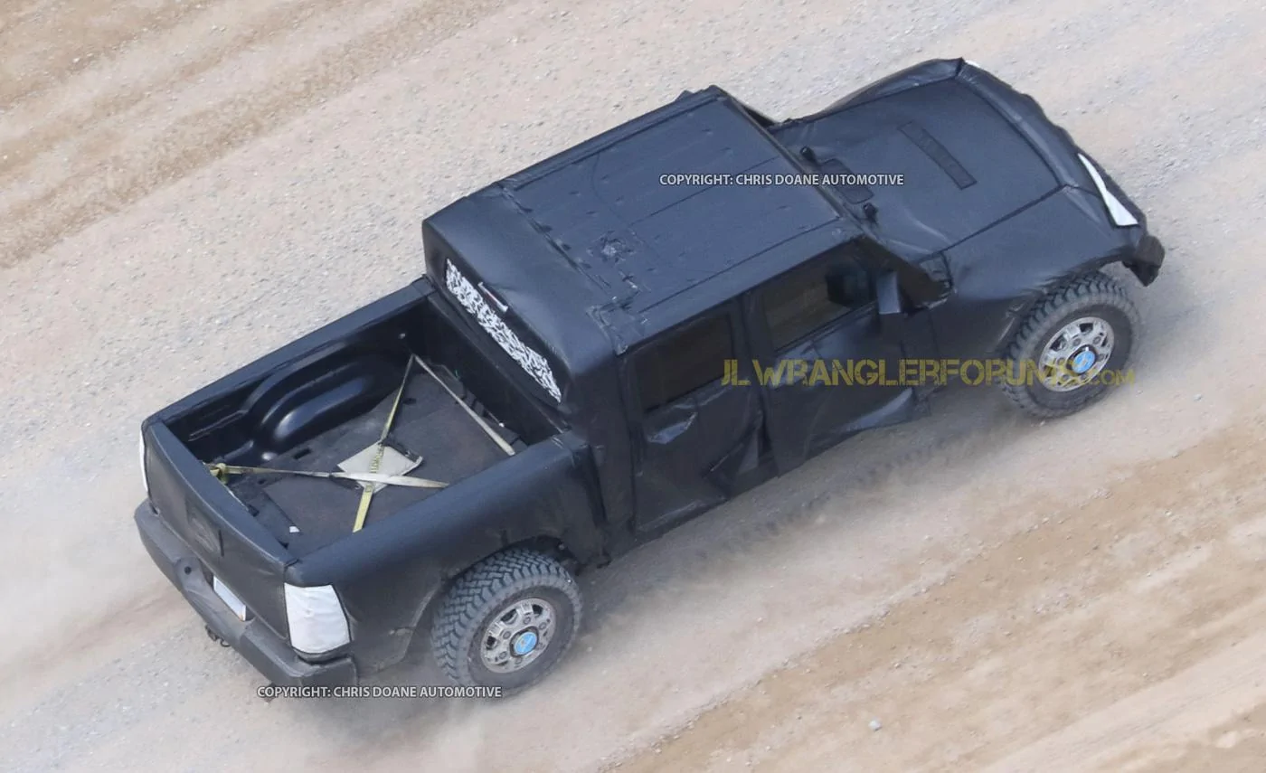 Jeep Gladiator Jeep Gladiator Pickup Truck (JT) Spy Pics and Videos! Jeep-Wrangler-Pickup-10