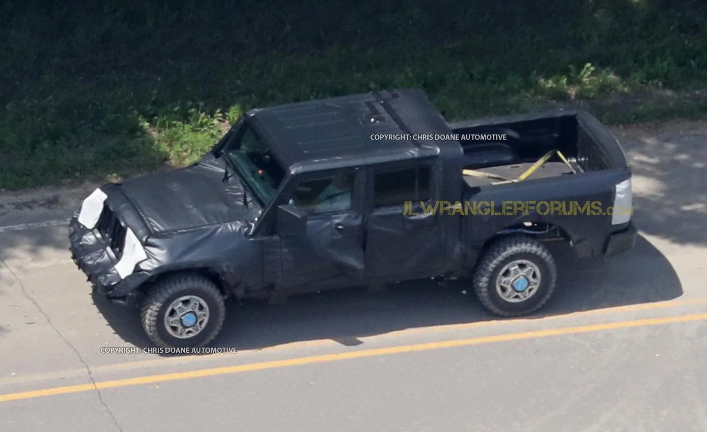 Jeep Gladiator Jeep Gladiator Pickup Truck (JT) Spy Pics and Videos! Jeep-Wrangler-Pickup-17