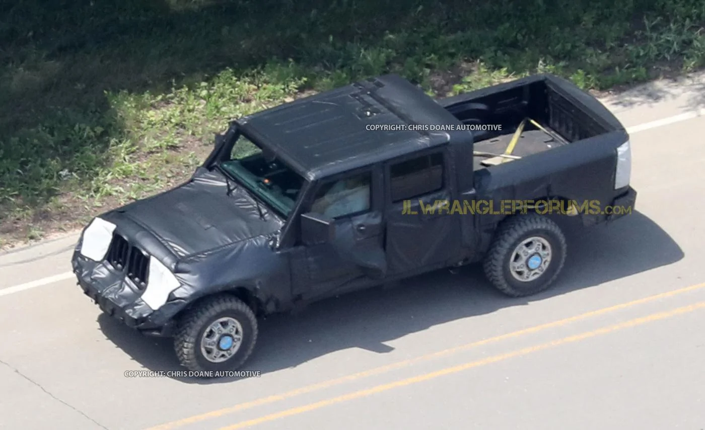 Jeep Gladiator Jeep Gladiator Pickup Truck (JT) Spy Pics and Videos! Jeep-Wrangler-Pickup-18