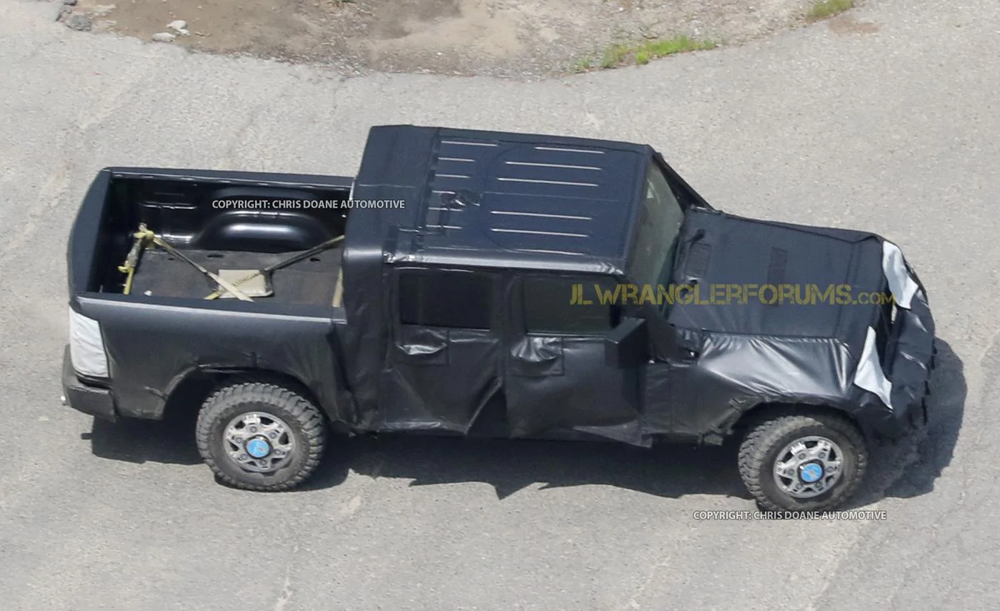 Jeep Gladiator Jeep Gladiator Pickup Truck (JT) Spy Pics and Videos! Jeep-Wrangler-Pickup-26