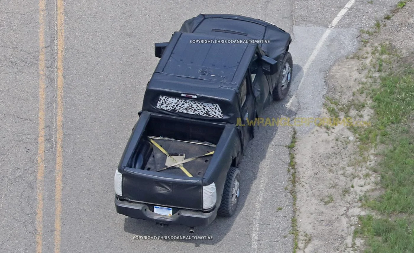 Jeep Gladiator Jeep Gladiator Pickup Truck (JT) Spy Pics and Videos! Jeep-Wrangler-Pickup-30
