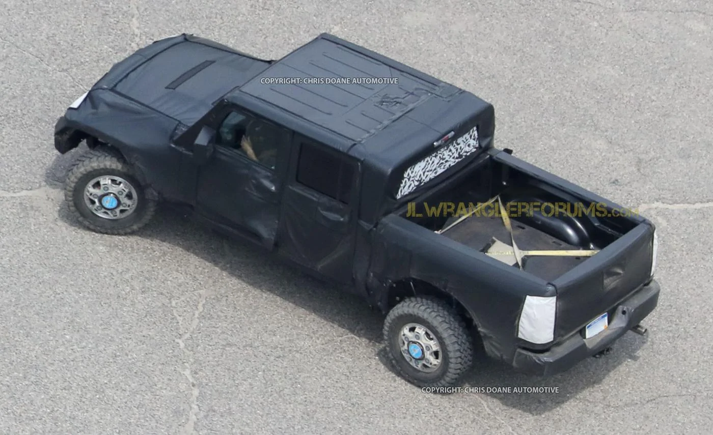 Jeep Gladiator Jeep Gladiator Pickup Truck (JT) Spy Pics and Videos! Jeep-Wrangler-Pickup-31