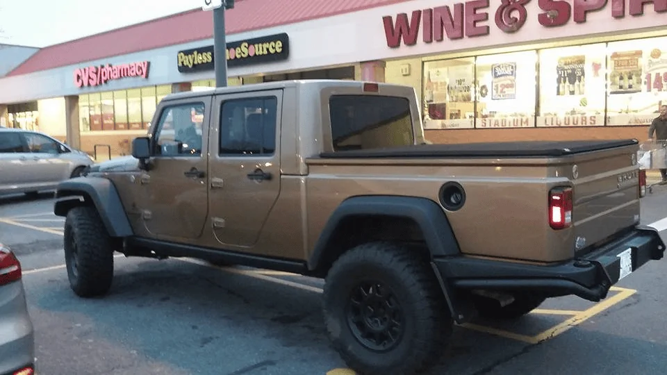 Jeep Gladiator New Wrangler Pickup spotted? upload_2016-11-30_11-34-23