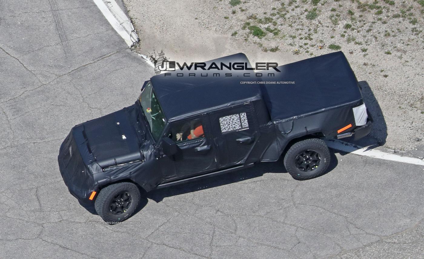 Jeep Gladiator Jeep Pickup (JT) Spied With Production-Intent Bed! 2019-Jeep-Pickup-Truck-5