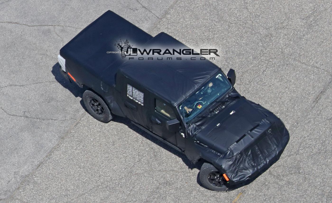 Jeep Gladiator Jeep Pickup (JT) Spied With Production-Intent Bed! 2019-Jeep-Pickup-Truck-8