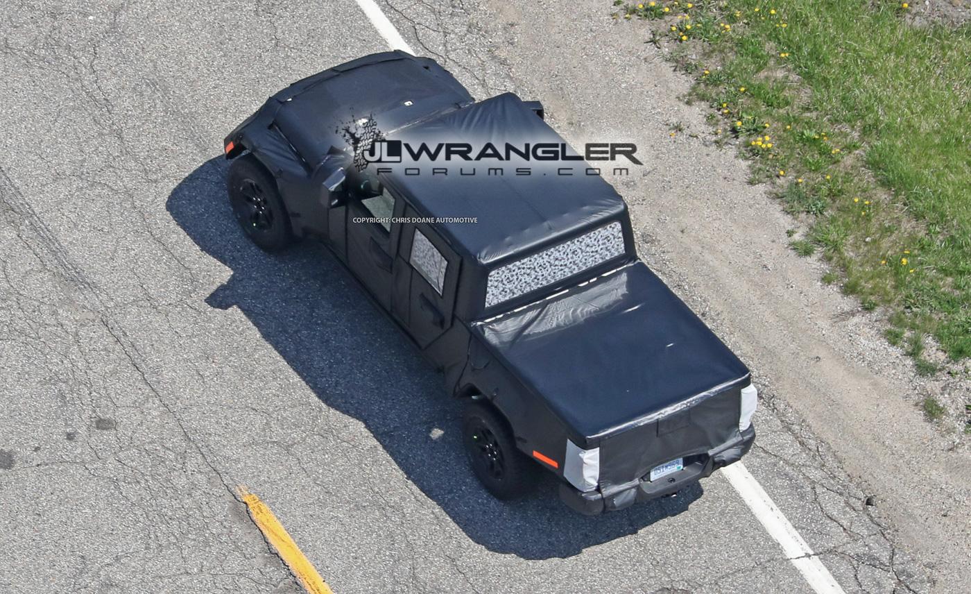 Jeep Gladiator Jeep Pickup (JT) Spied With Production-Intent Bed! 2019-Jeep-Pickup-Truck-13