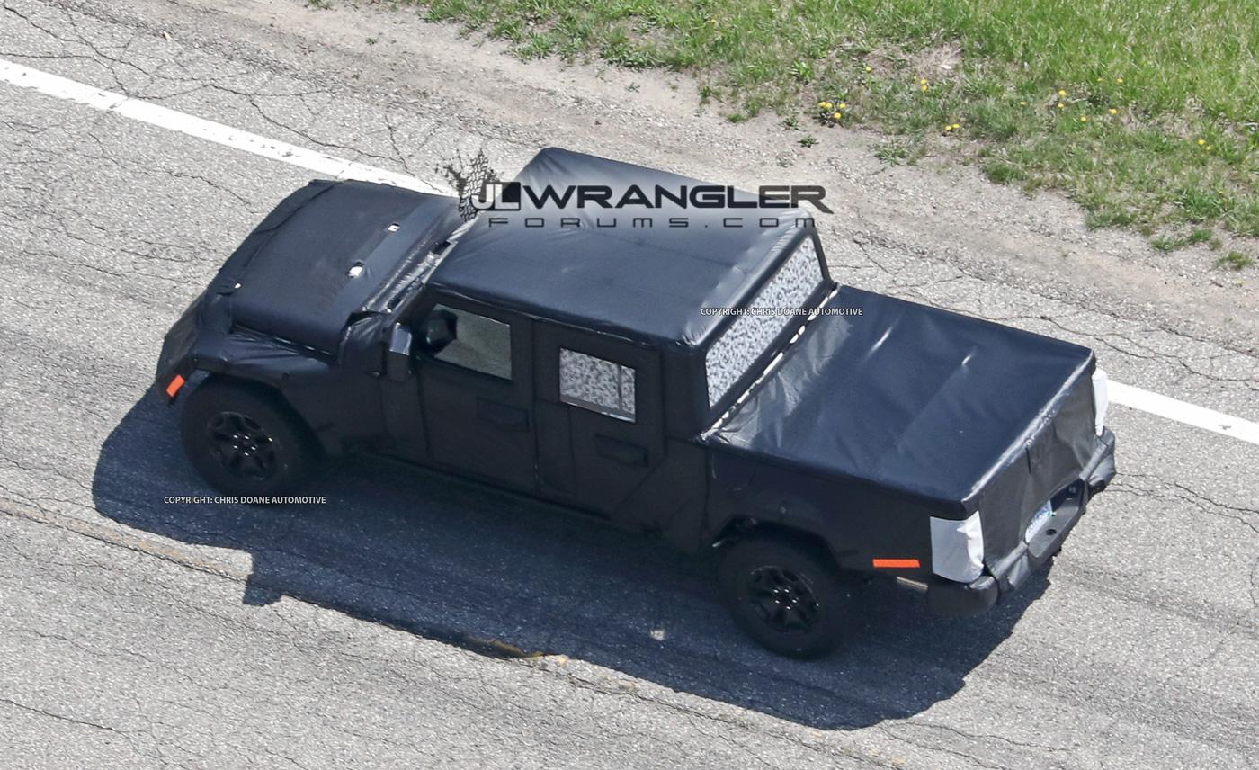 Jeep Gladiator Jeep Pickup (JT) Spied With Production-Intent Bed! 2019-Jeep-Pickup-Truck-14