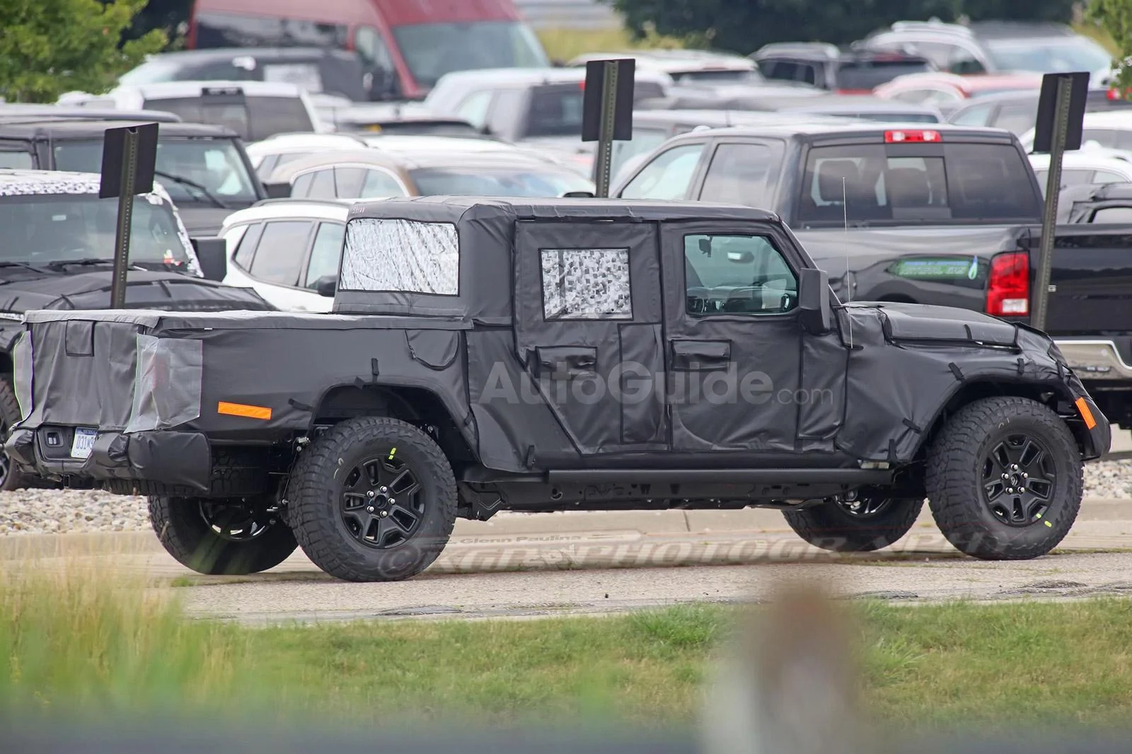 Jeep Gladiator Latest JT pickup pics jeep-wrangler-pickup-truck-09