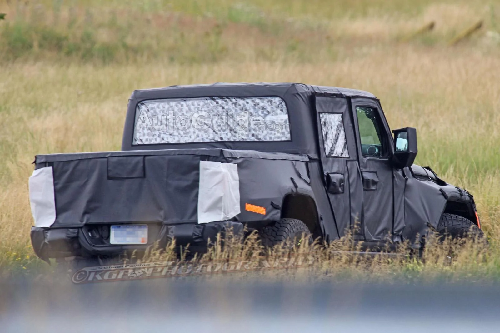 Jeep Gladiator Latest JT pickup pics jeep-wrangler-pickup-truck-12