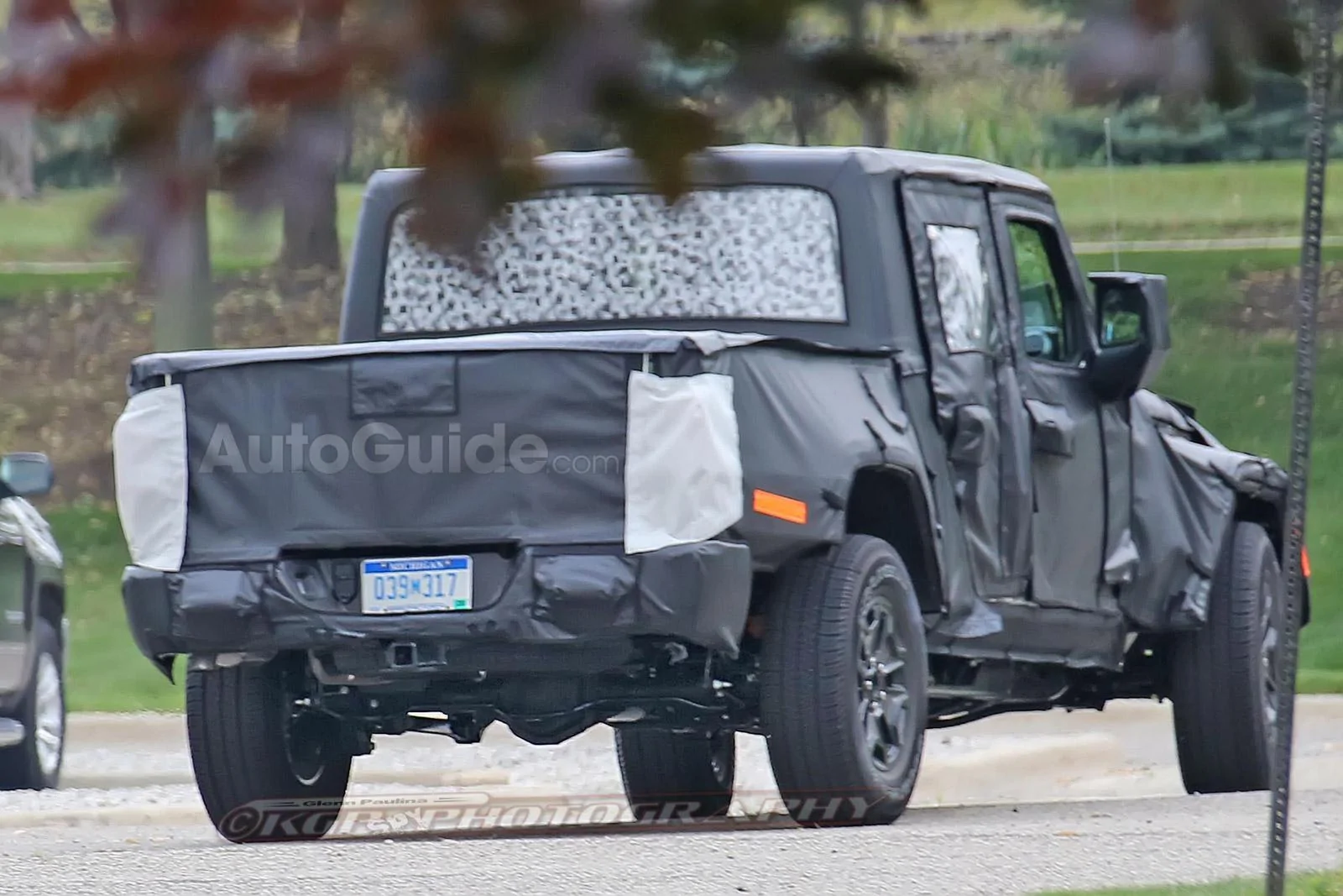 Jeep Gladiator Latest JT pickup pics jeep-wrangler-pickup-truck-17
