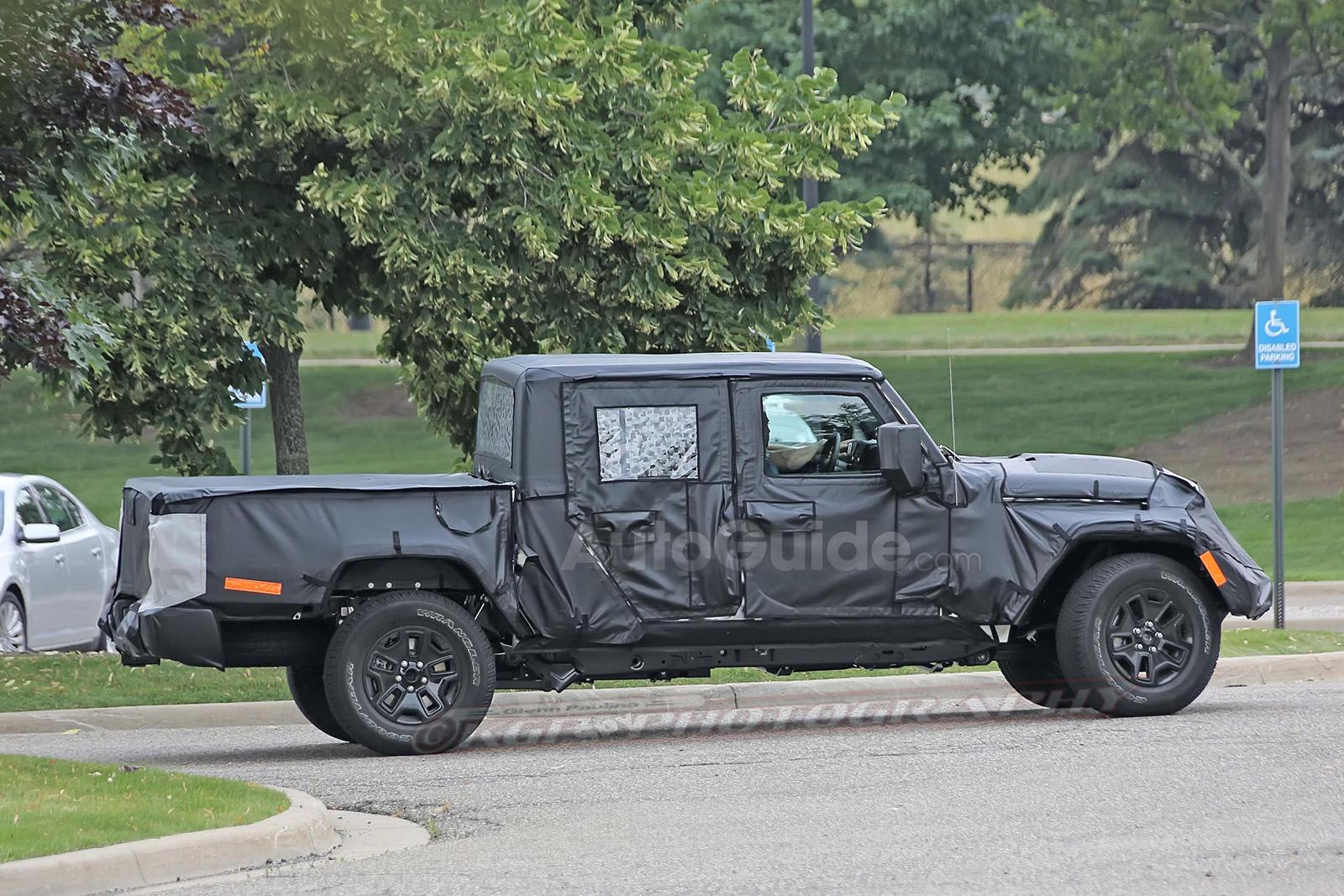 Jeep Gladiator Latest JT pickup pics jeep-wrangler-pickup-truck-20