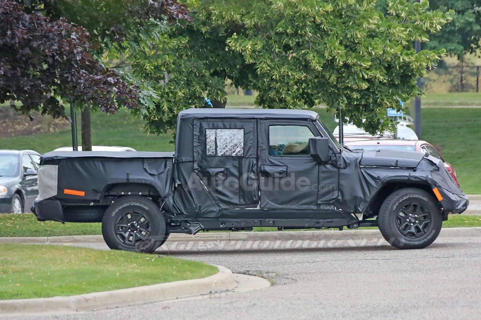 Jeep Gladiator Latest JT pickup pics jeep-wrangler-pickup-truck-21