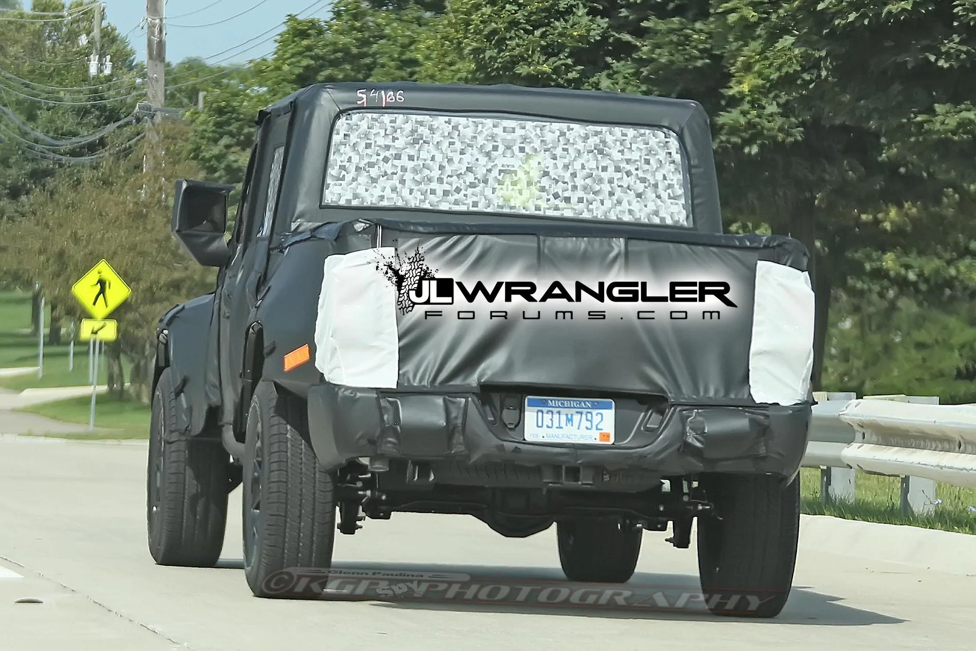 Jeep Gladiator First 2020 Jeep Gladiator Pickup (JT Wrangler) Video! Testing With Crew Chief Concept 2019-Jeep-Scrambler-Pickup-JT-Wrangler-06