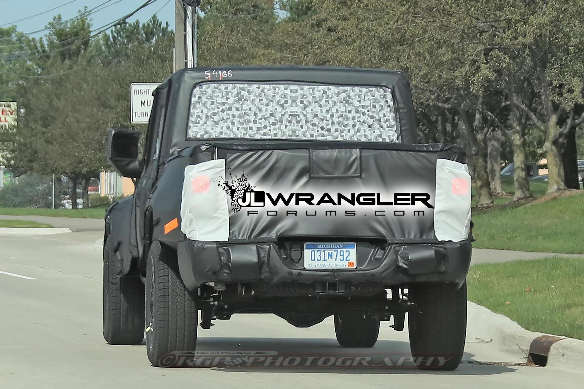 Jeep Gladiator First 2020 Jeep Gladiator Pickup (JT Wrangler) Video! Testing With Crew Chief Concept 2019-Jeep-Scrambler-Pickup-JT-Wrangler-07