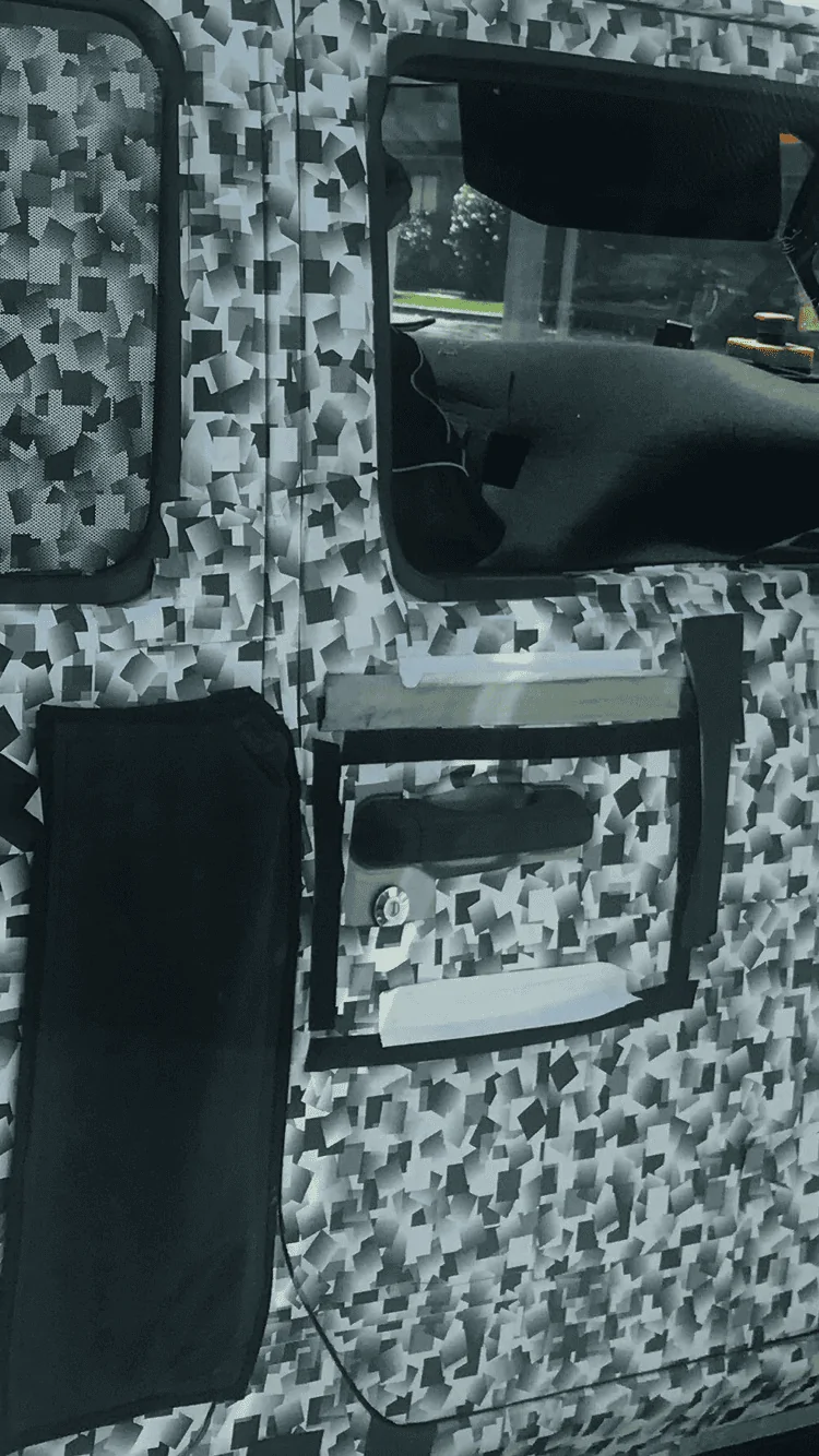 Jeep Gladiator Camo drops off JLU prototypes, showing door handles jlwranglerforum-doorhandle1