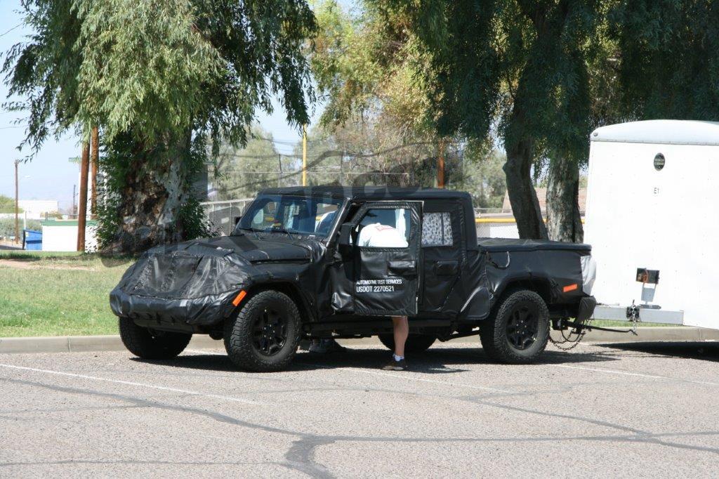 2018-Jeep-Wrangler-JL-towing-11.jpg
