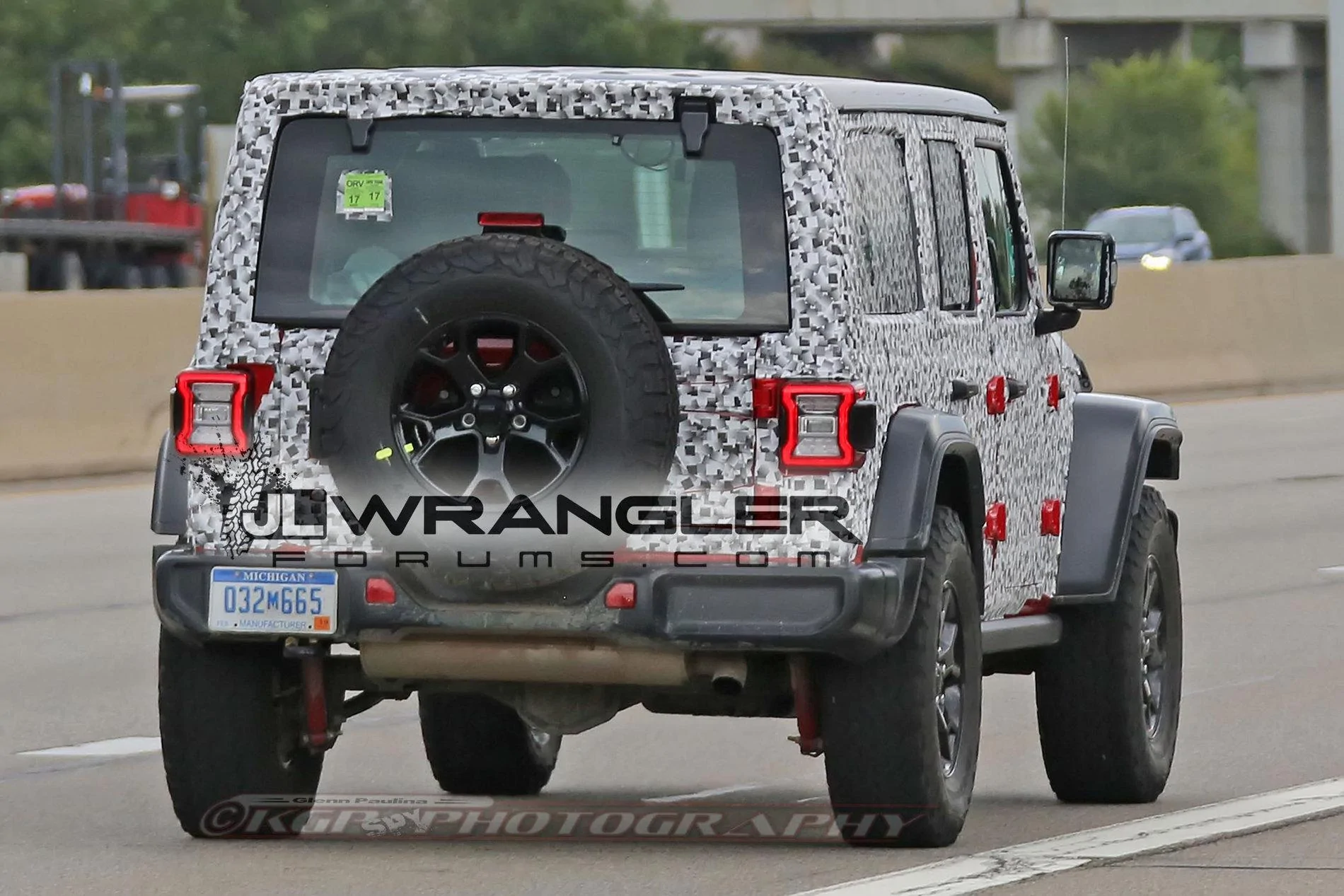 Jeep Gladiator 2018 JLU shows production design. What would you like shared with the JT? 2018-JL-Wrangler-Uncovered-JLWRANGLERFORUMS-13
