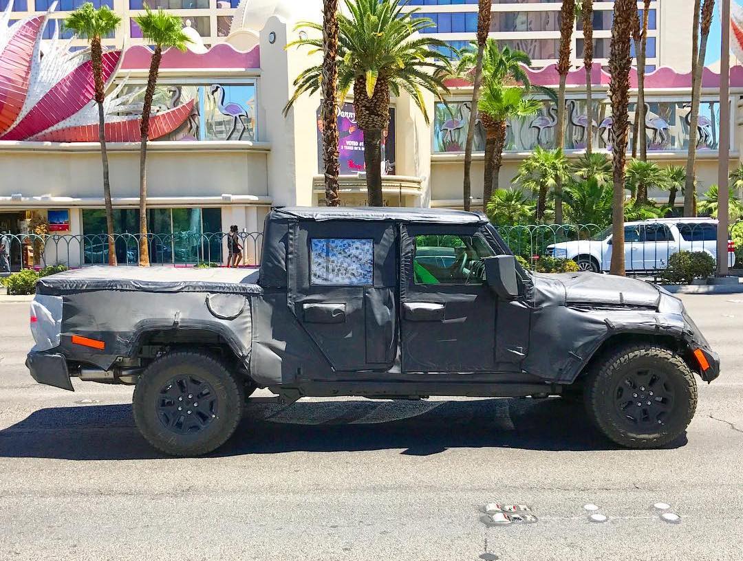 Jeep Gladiator First 2020 Jeep Gladiator Pickup (JT Wrangler) Video! Testing With Crew Chief Concept jt-picku