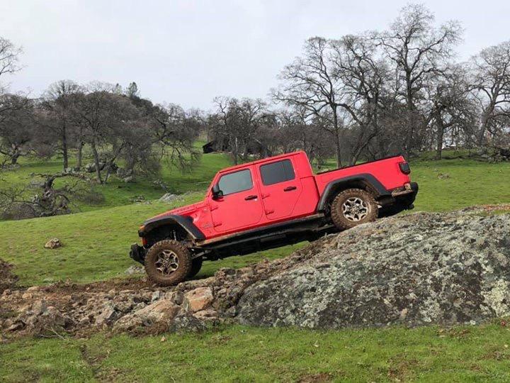Jeep Gladiator FIRECRACKER RED Gladiator JT Club 4903DA4B-606C-4F41-9EA0-3435FA31122B