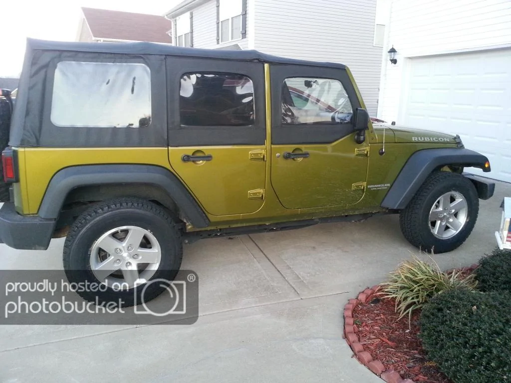 Jeep Gladiator Gladiator not designed for half doors? 20130216_173402