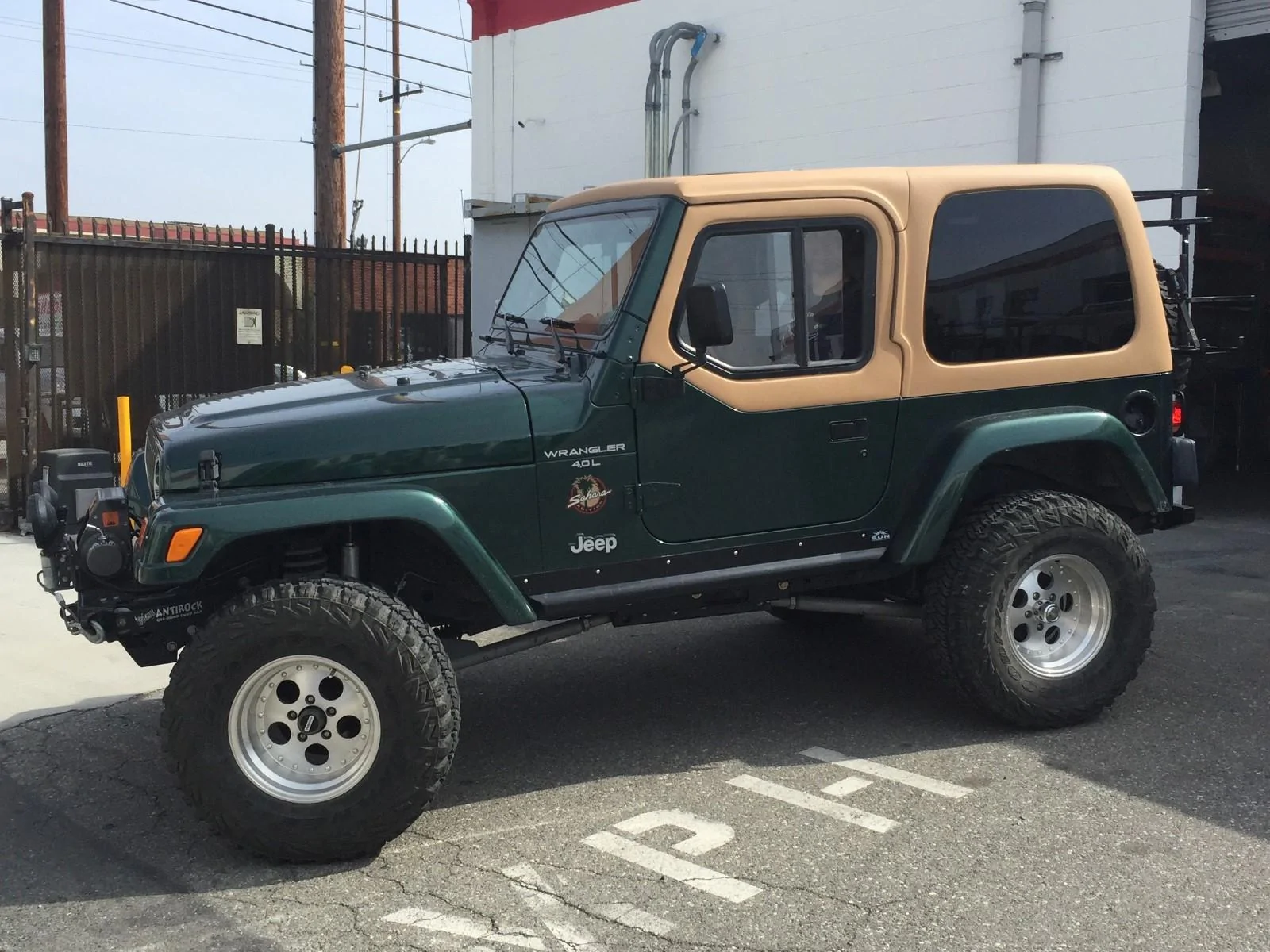 Jeep Gladiator Gladiator not designed for half doors? BD27030C-D93A-4BC4-AF55-F740570ED6B6