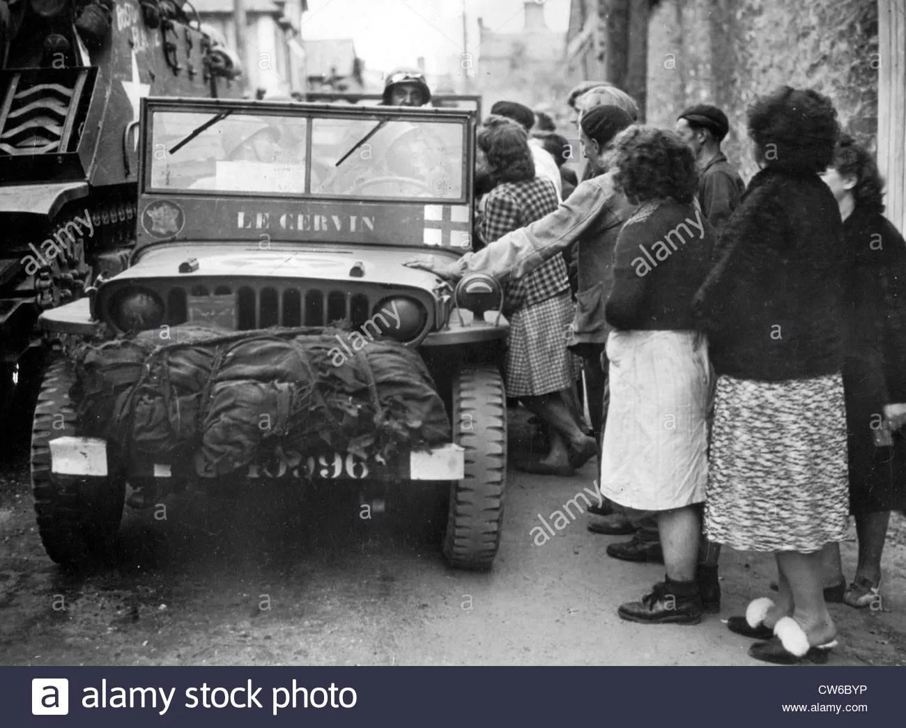 Jeep Gladiator Order Banks Open Monday? french-civilians-crowd-around-a-jeep-of-the-2nd-french-armored-division-CW6BYP