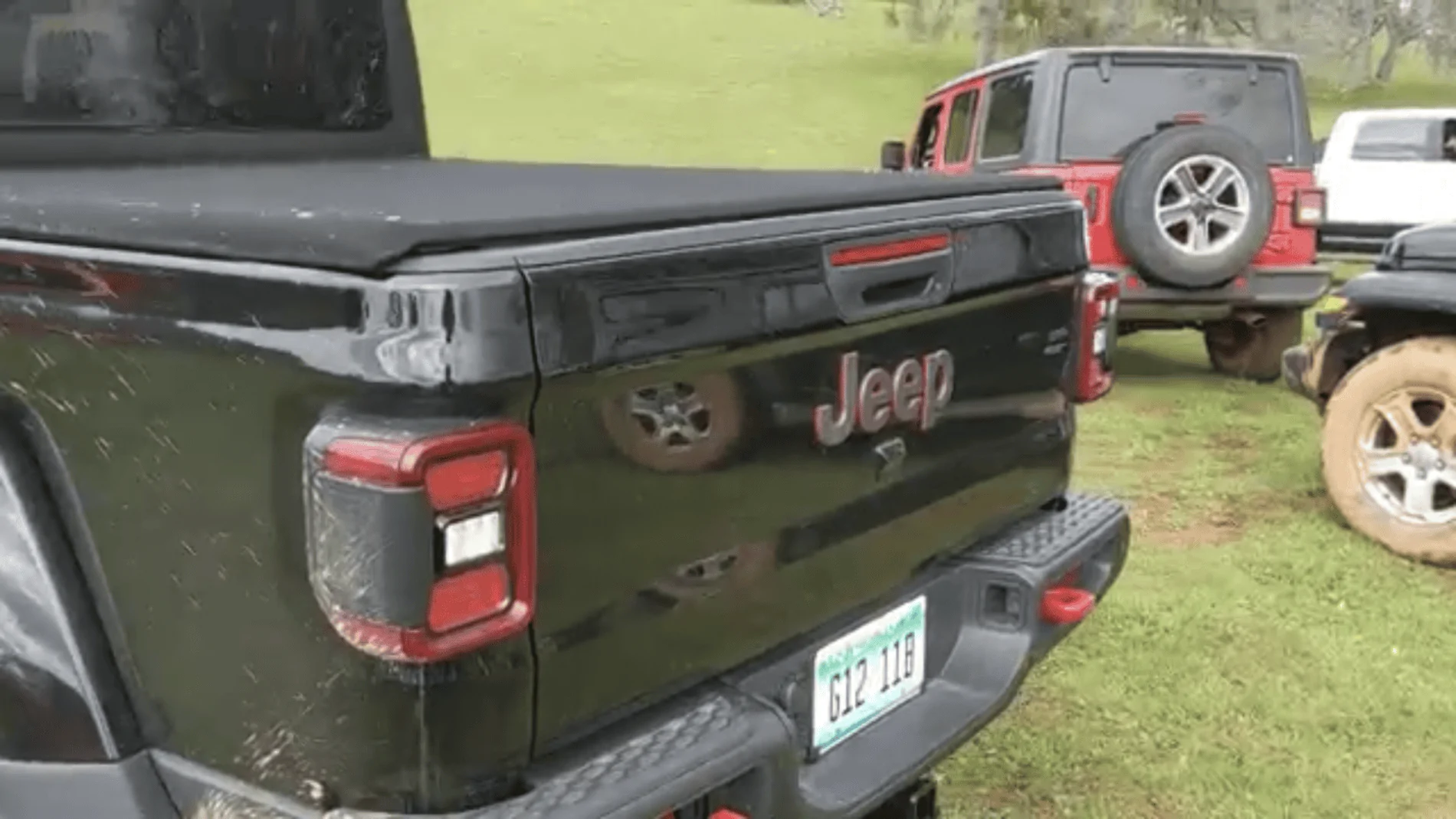 Jeep Gladiator BLACK Gladiator JT Club 54660ED2-6137-4A4A-9E10-450D0E0C3BAD