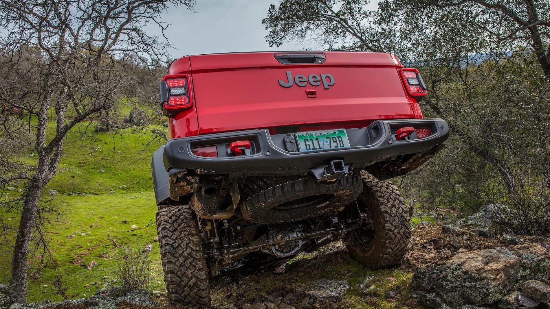Jeep Gladiator FIRECRACKER RED Gladiator JT Club F9FEA020-FC80-4966-9B48-89CB8638D901