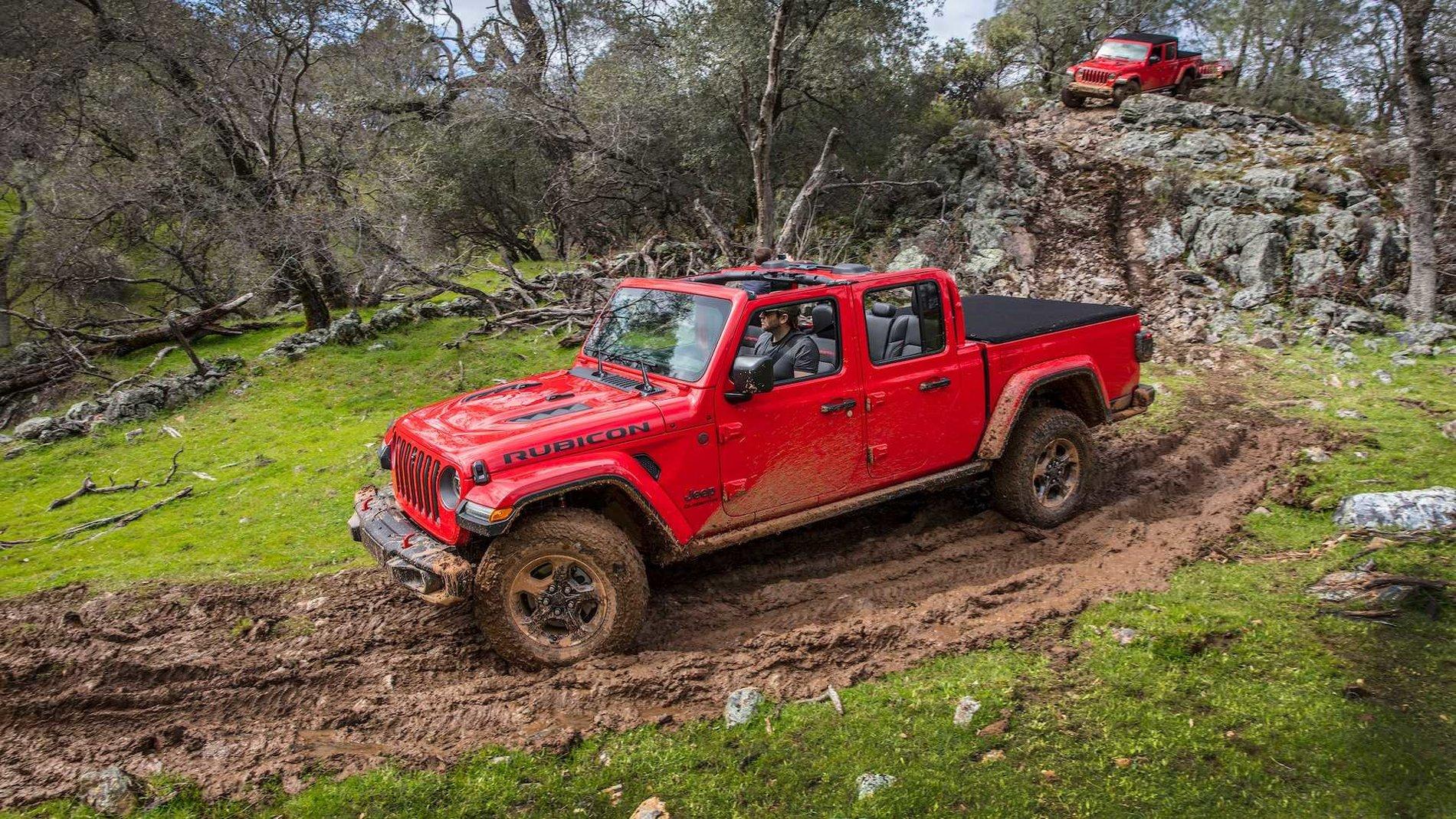 Jeep Gladiator FIRECRACKER RED Gladiator JT Club BA491E48-1EFF-4DCA-AB6D-7A144DAA6389