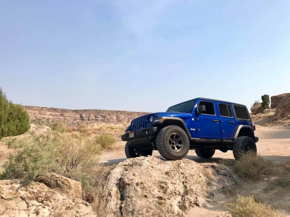 Jeep Gladiator 2020 Gladiator Build & Price Site Updated With Pricing. Post Your Build! 39085283_10214694142805990_7974331788388466688_n.jpg?_nc_cat=111&_nc_ht=scontent-dfw5-2