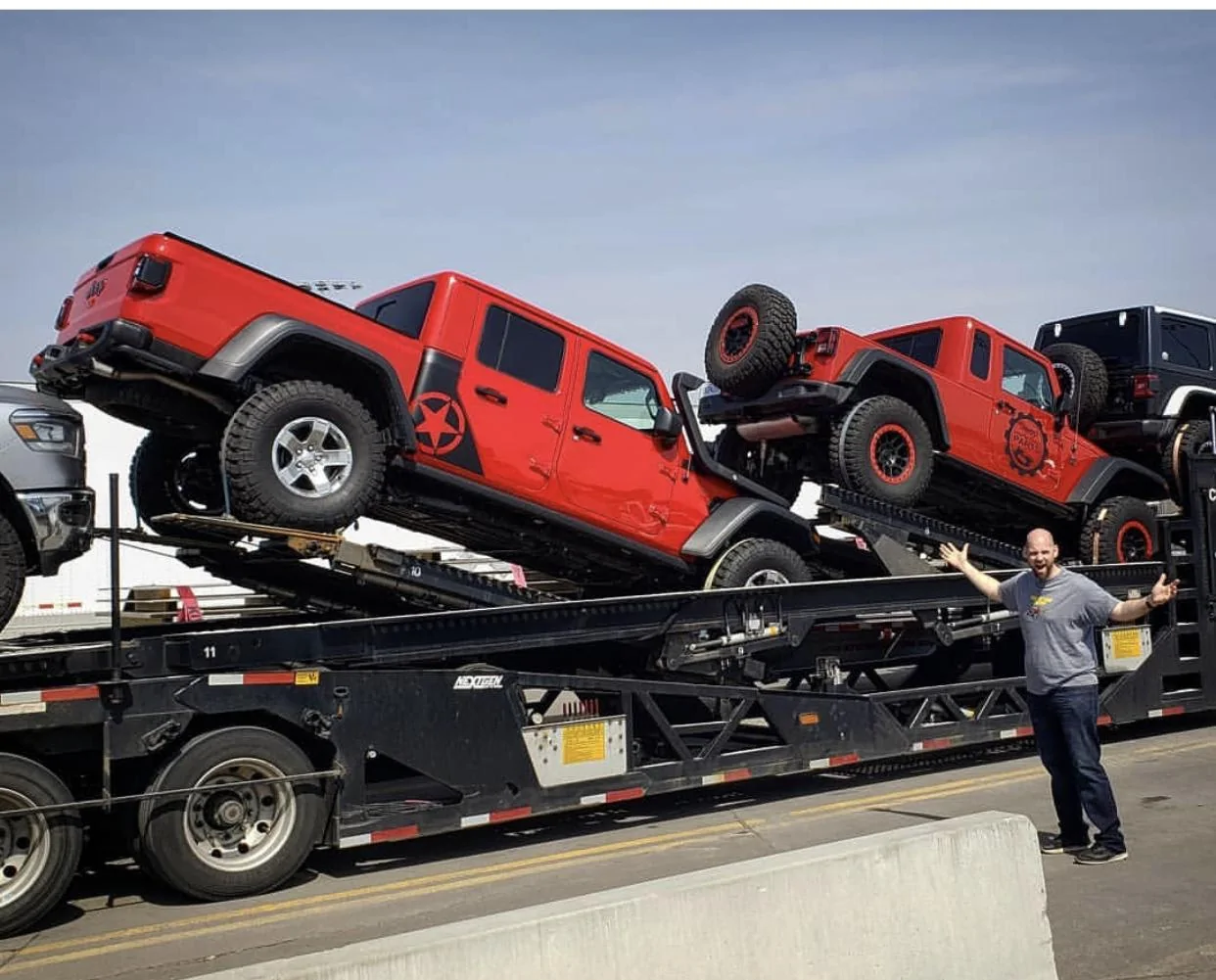 Jeep Gladiator FIRECRACKER RED Gladiator JT Club BE7140E8-6DA0-43A1-89C6-9E7D9C96C7E6