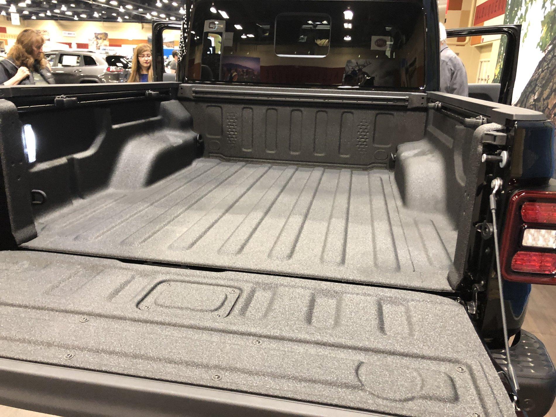 Jeep Gladiator Albuquerque Auto Show 87938618-1716-4BB0-82FF-EA0CEC57DB9E
