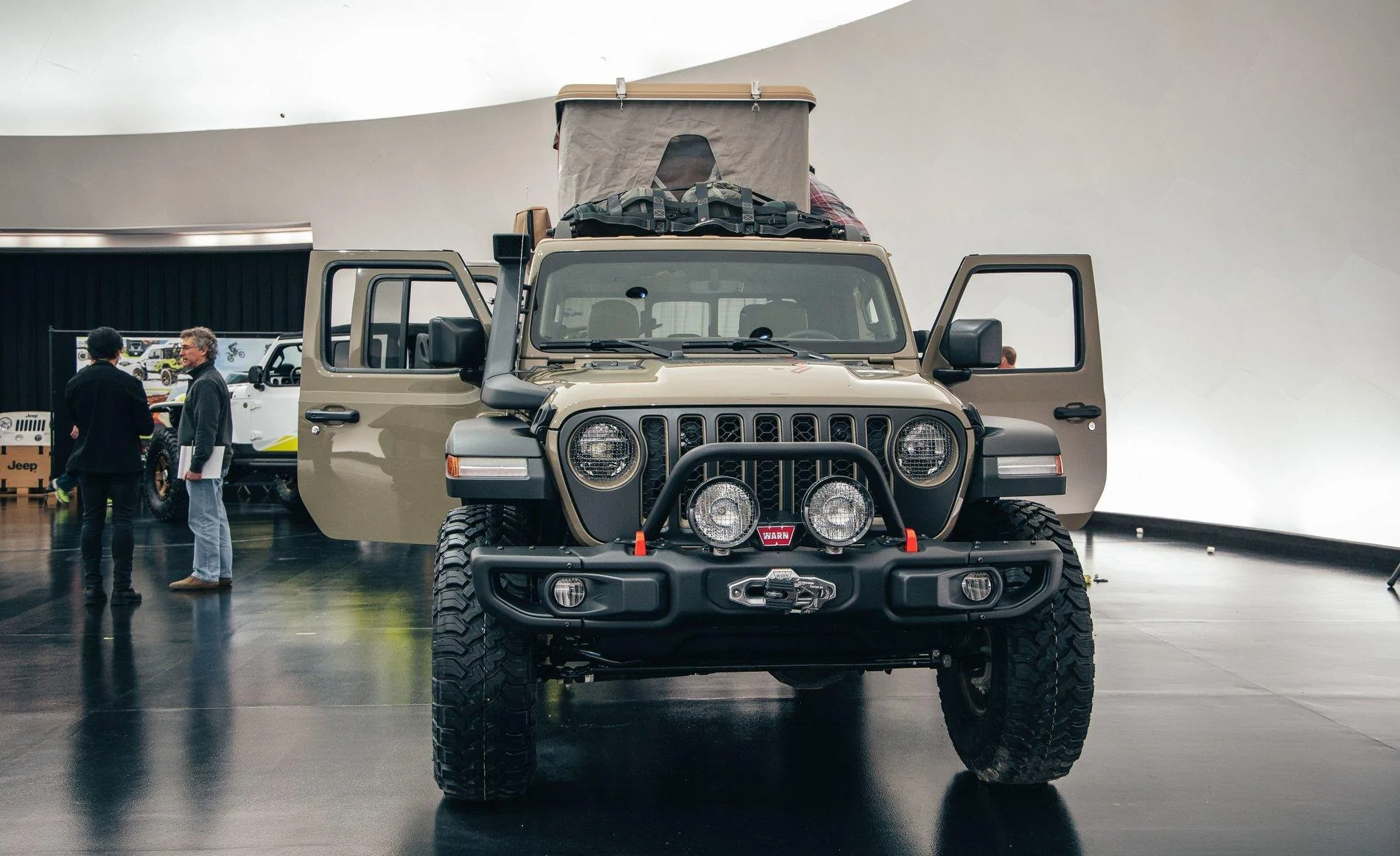 Jeep Gladiator Jeep Gladiator Wayout Concept in Gator Color jeep-wayout-concept-gladiator-2