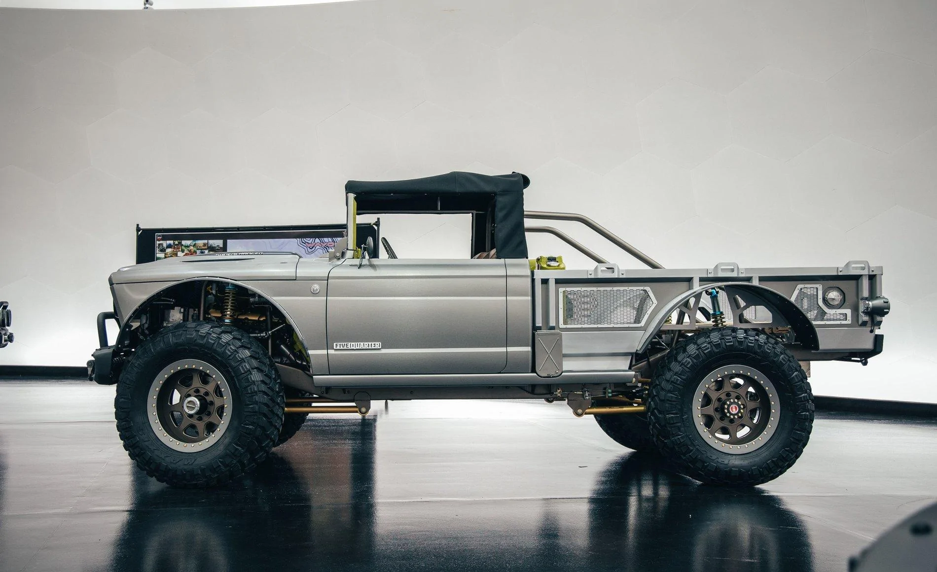 Jeep Gladiator Jeep Five-Quarter Concept Jeep Five-Quarter concept Gladiator 5