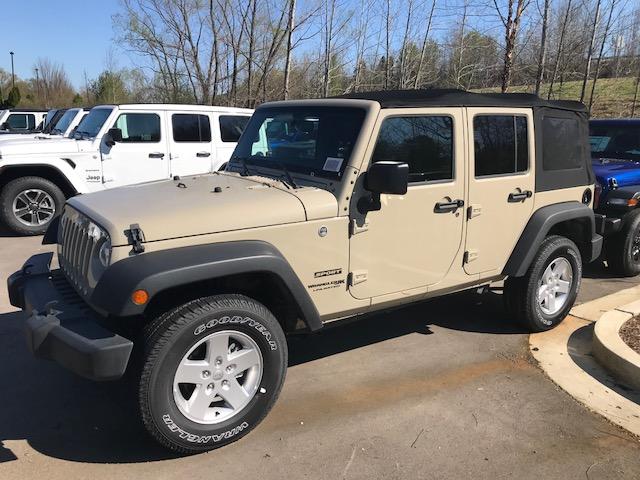 Jeep Gladiator Jeep Gladiator Wayout Concept in Gator Color Gobi