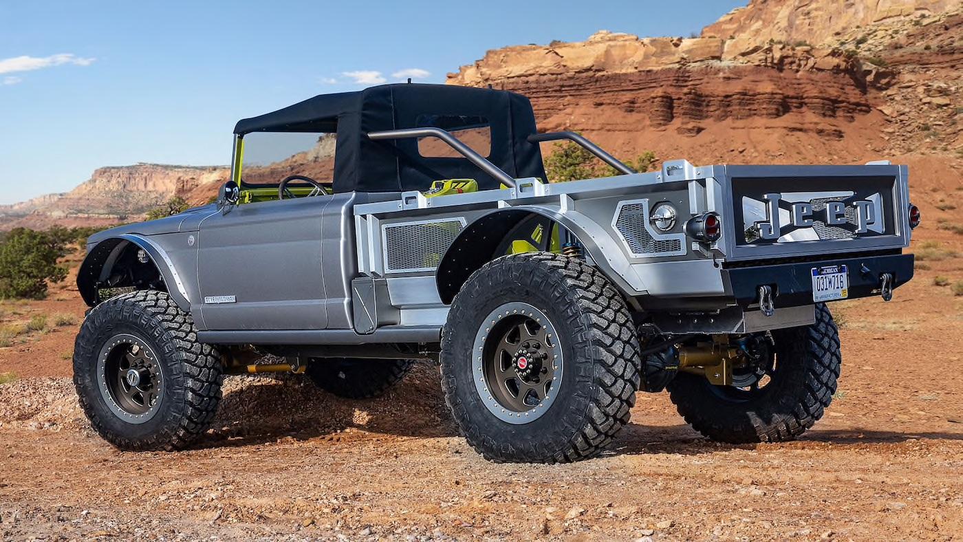 Jeep Gladiator Jeep Five-Quarter Concept 1968-Jeep-M-715-Gladiator-5quarter-1