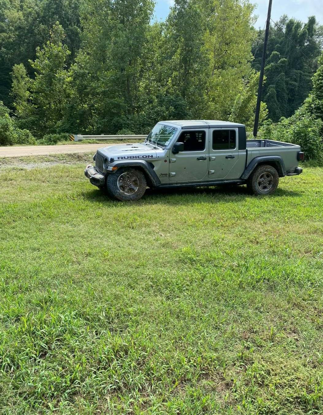 Jeep Gladiator Someone destroys rented JTR 20200831_085729