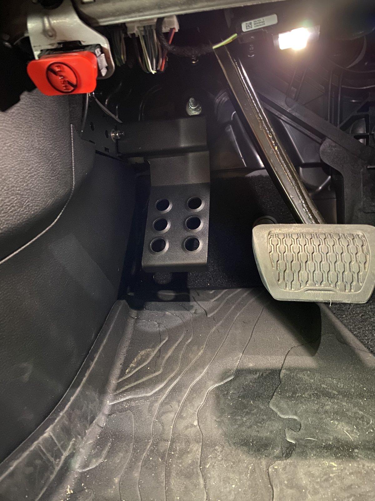Jeep Gladiator 2020 Gladiator Overland 3.6L 70AAECB7-A049-47CC-AE41-6245E4F383BC