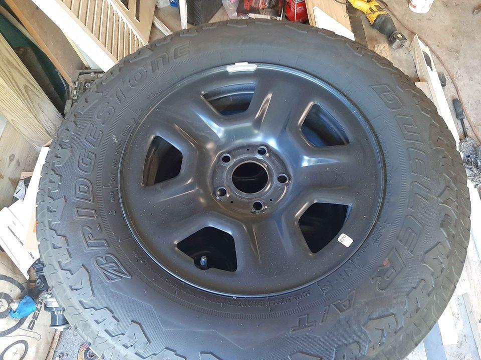 Jeep Gladiator FS: factory takeoffs with wheels 118316561_3488410467875869_2692845323351472176_o