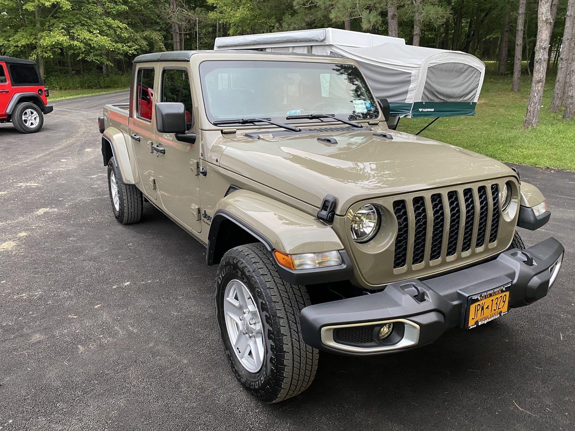 Jeep Gladiator Having second thoughts B5535EF8-6F06-4666-95EC-65A4762FF83A