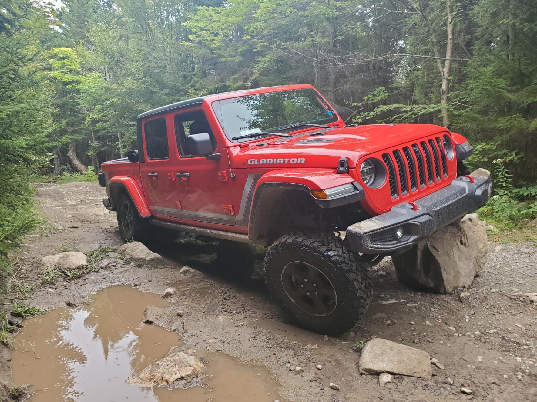 Jeep Gladiator JTR Firecracker Red w/ Retro Decal Package 20200829_135906