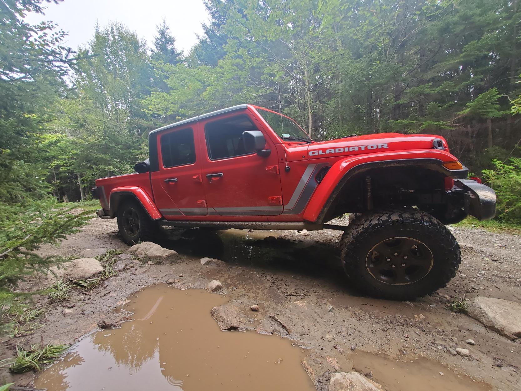 Jeep Gladiator JTR Firecracker Red w/ Retro Decal Package 20200829_135921