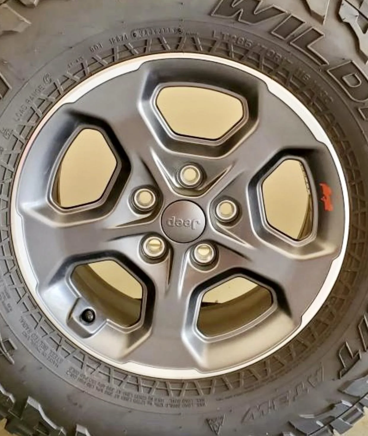 Jeep Gladiator (2) Granite Crystal wheels EC7BA0CD-8F5B-4236-BCC7-06761AA0451A