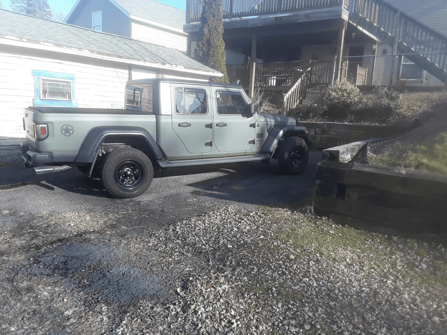 Jeep Gladiator Is anybody happy with the new Gladiator 1598925117030