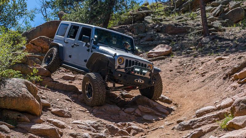 Jeep Gladiator 2012 JKUR - 37s, 4" lift, 5.13 gears, hydro steer, Warn wench ChinaWall-DSC03361