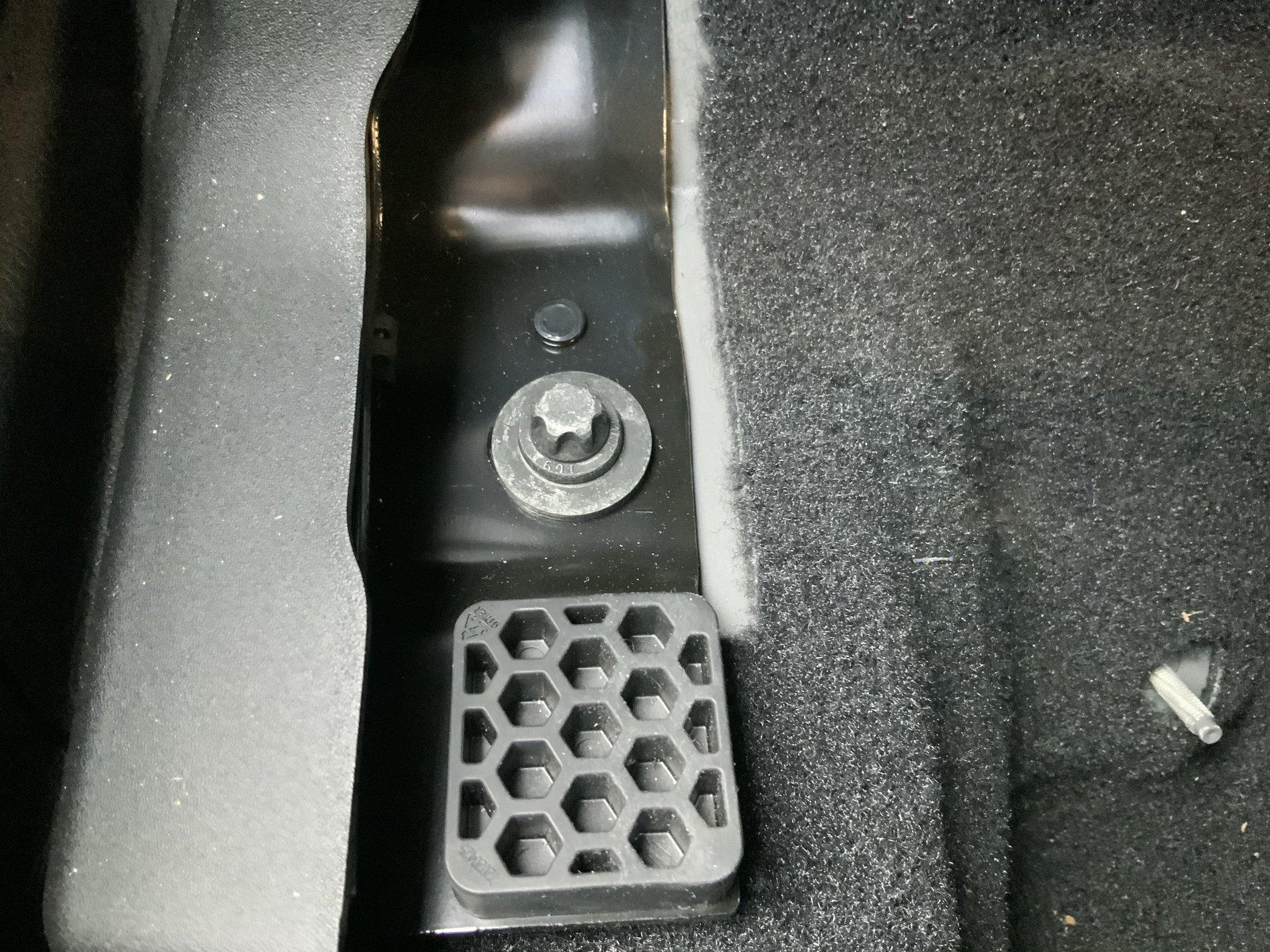 Jeep Gladiator Does anyone know what kind of bolt this is? AB02E7D7-2E28-4A53-B905-2731D3C91130